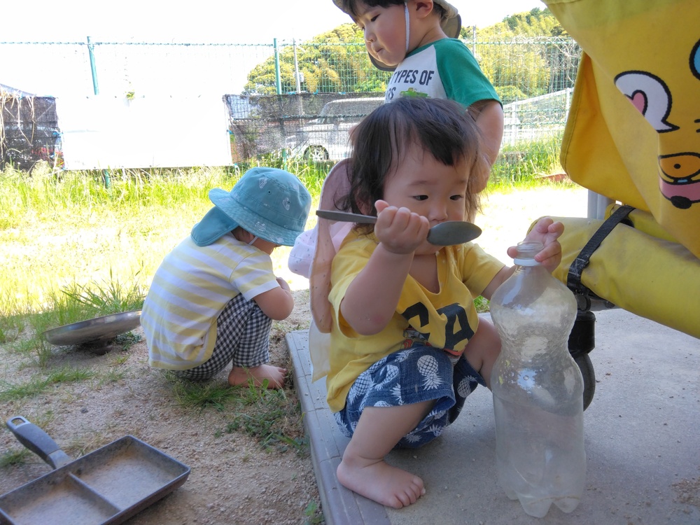 園庭遊びの様子 (3)