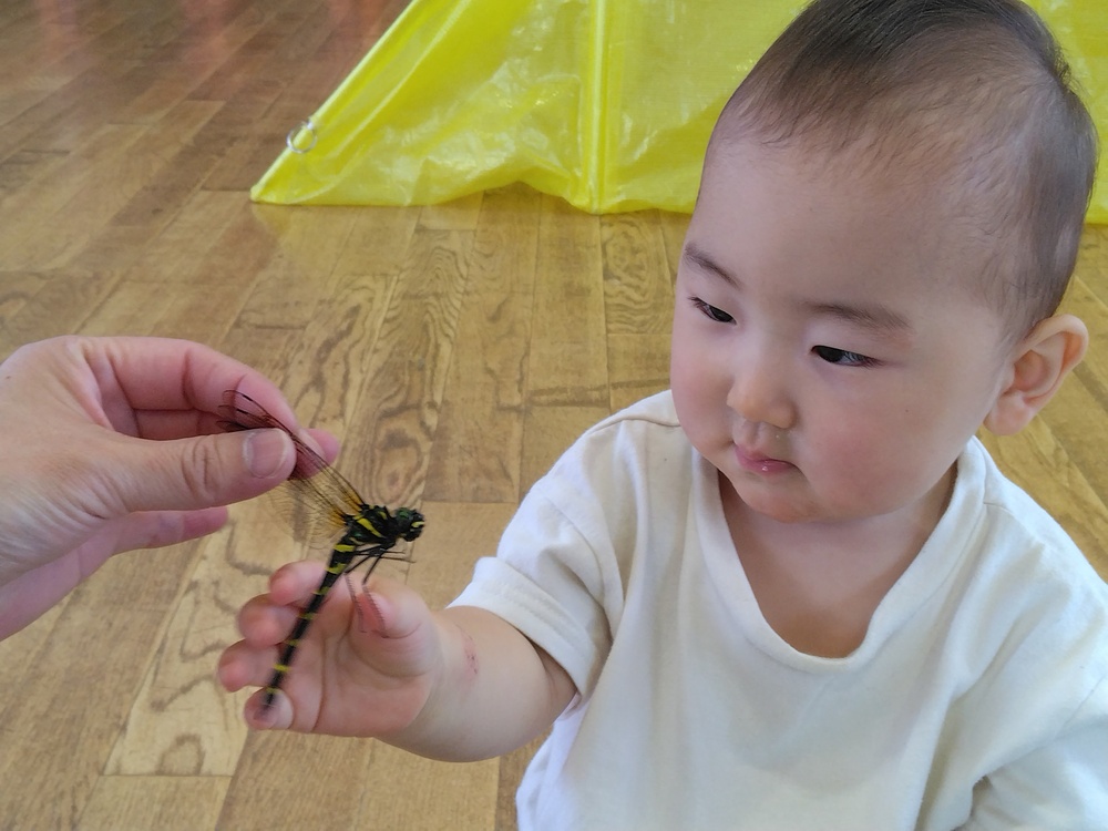 遊戯室で遊ぶ様子3
