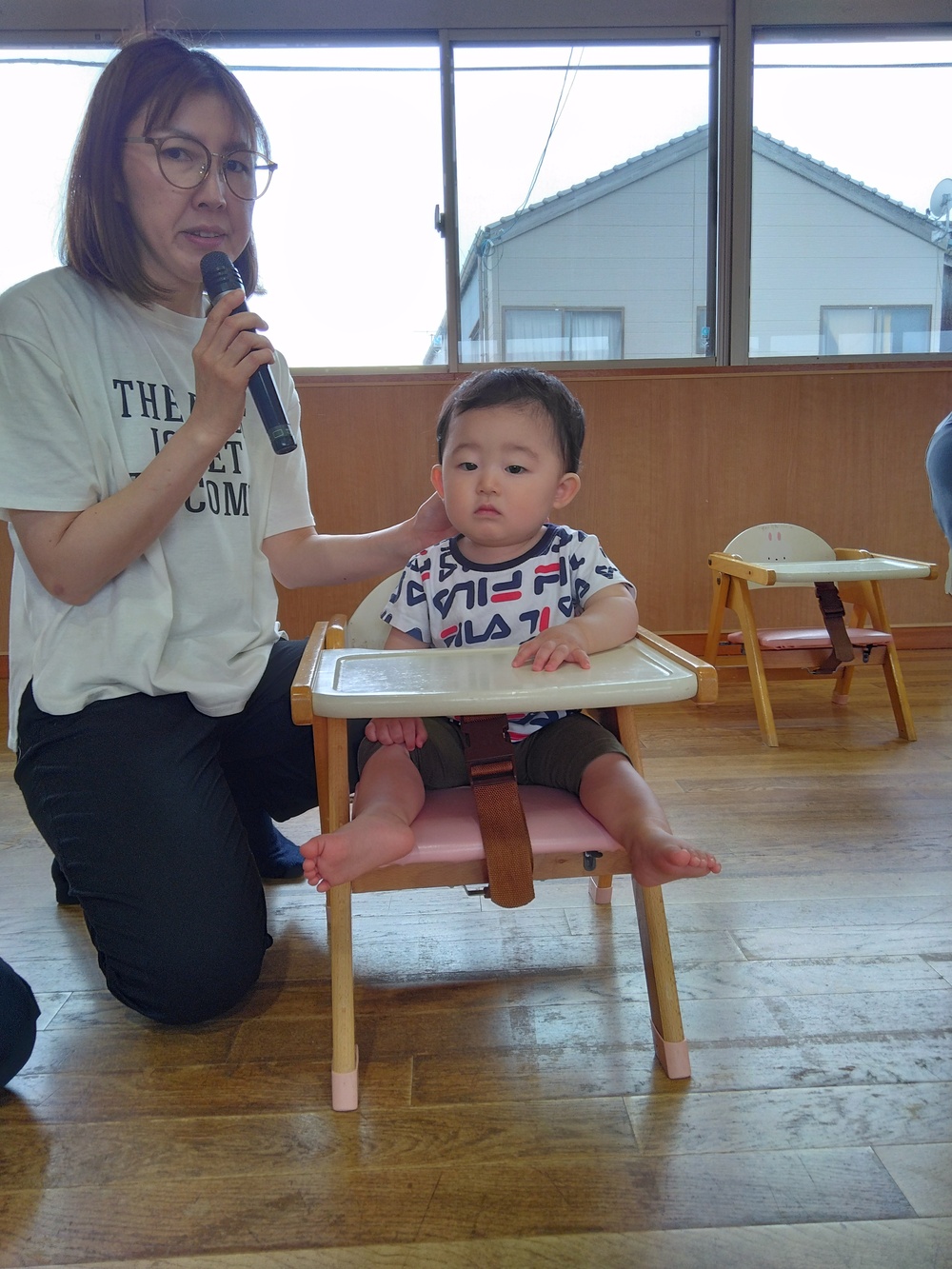 インタビューを受けている様子４