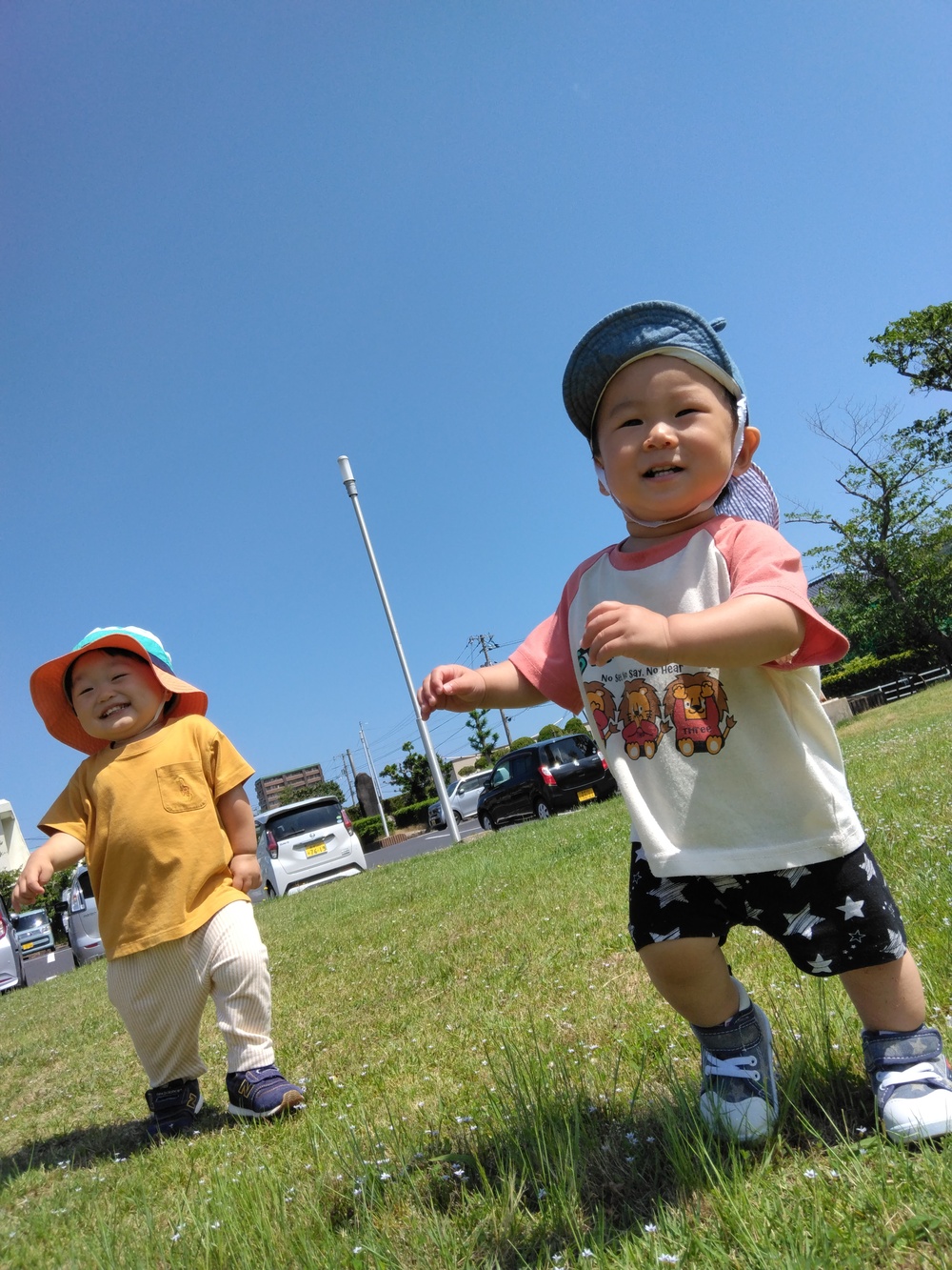 市民会館で遊ぶ子ども⑶