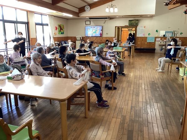 全体体操、実施中