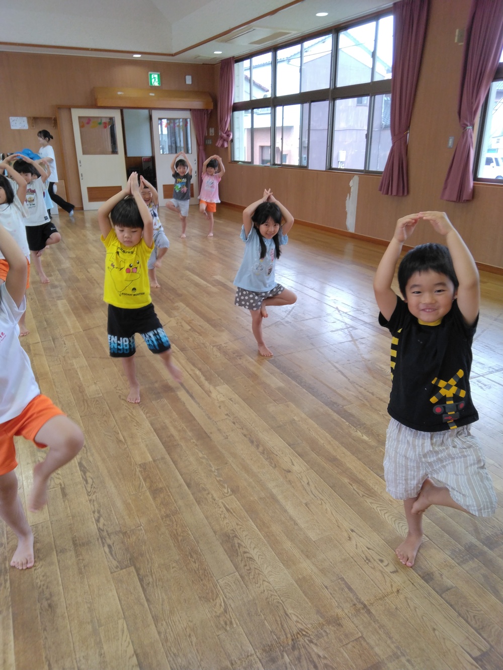 遊戯室で遊ぶ様子3