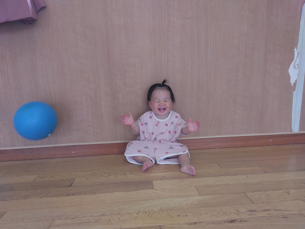 遊戯室で遊ぶ様子⑷