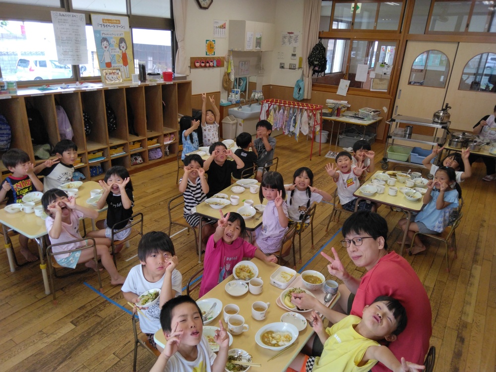 給食の様子