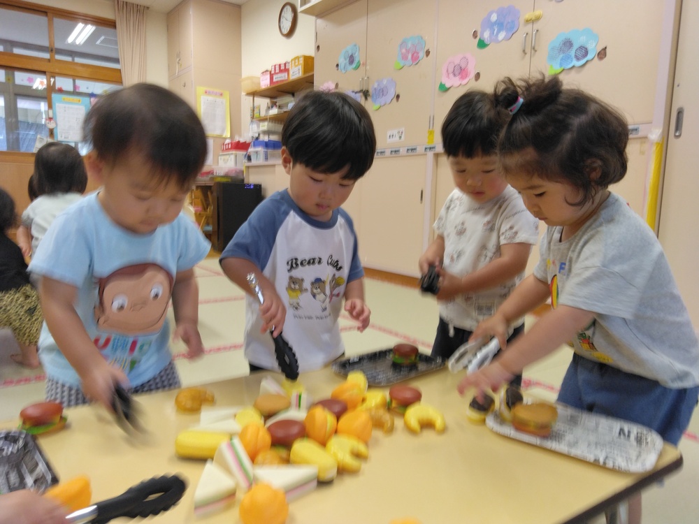 おままごとの様子 (1)