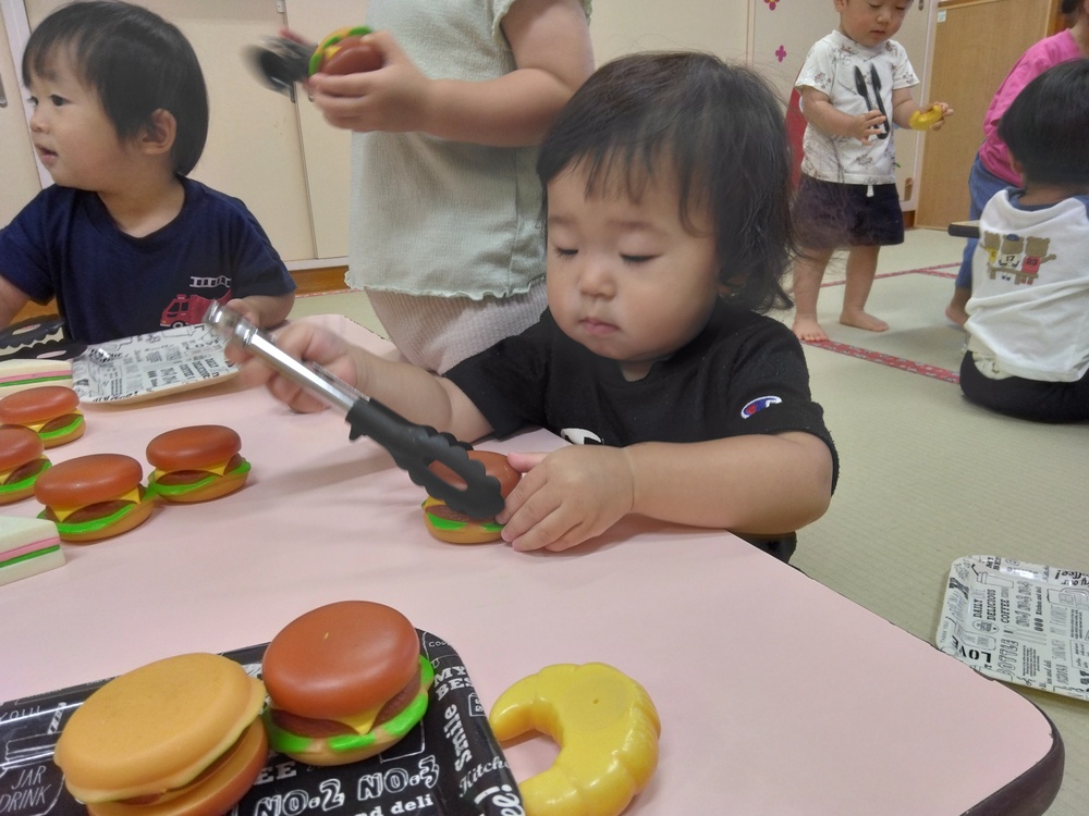 おままごとの様子 (3)