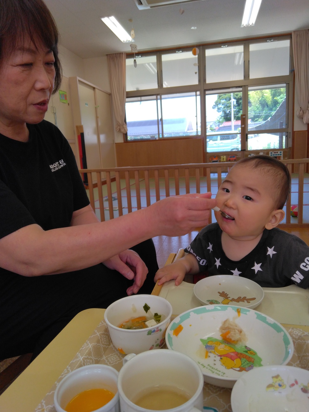 食事の様子１