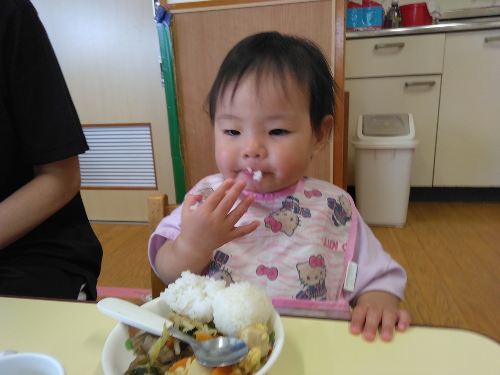 給食の様子 (4)