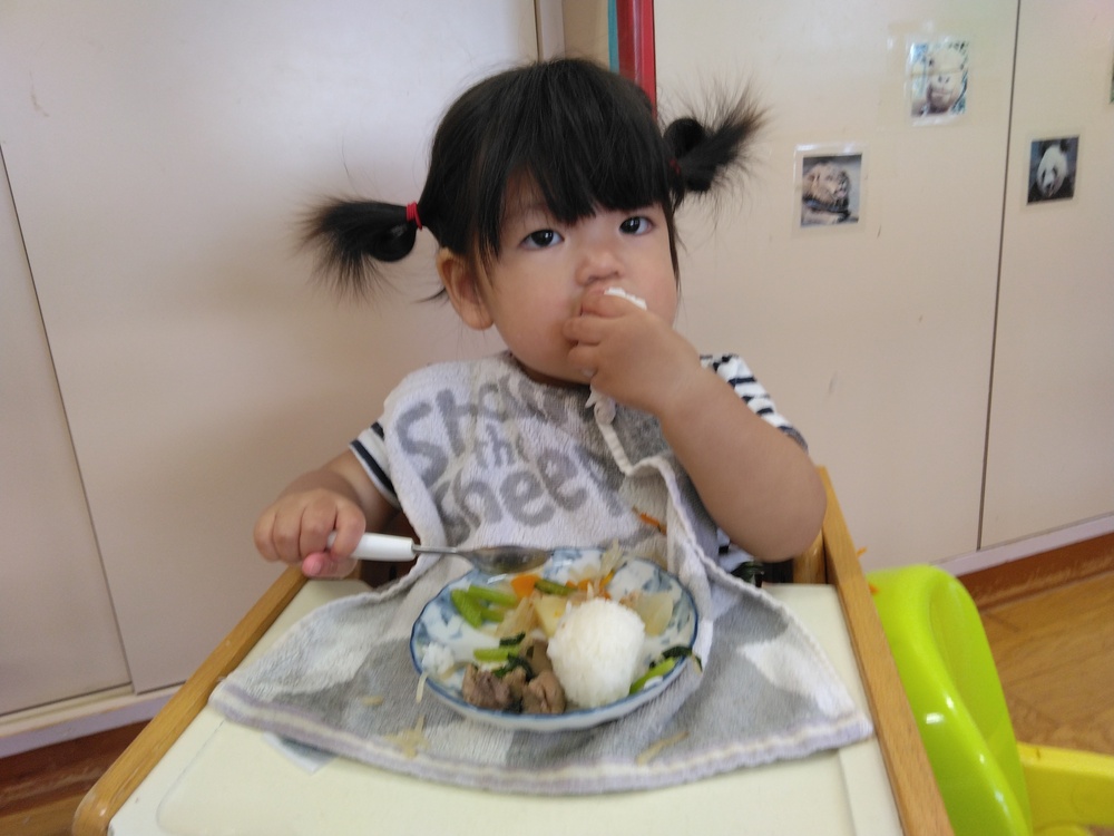 給食の様子 (5)
