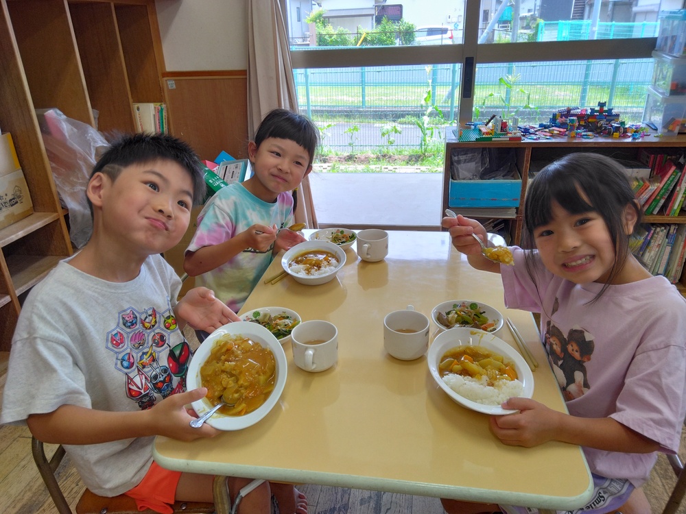 給食の様子５