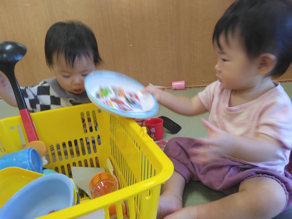 おままごとを楽しむ様子 (1)