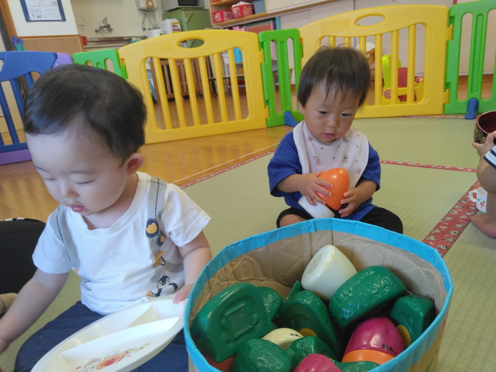 おままごとを楽しむ様子 (2)
