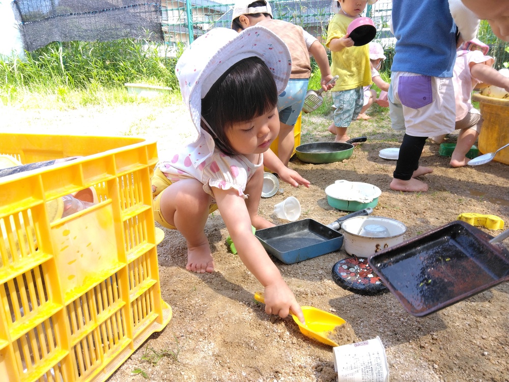 どろんこ遊びの様子 (5)