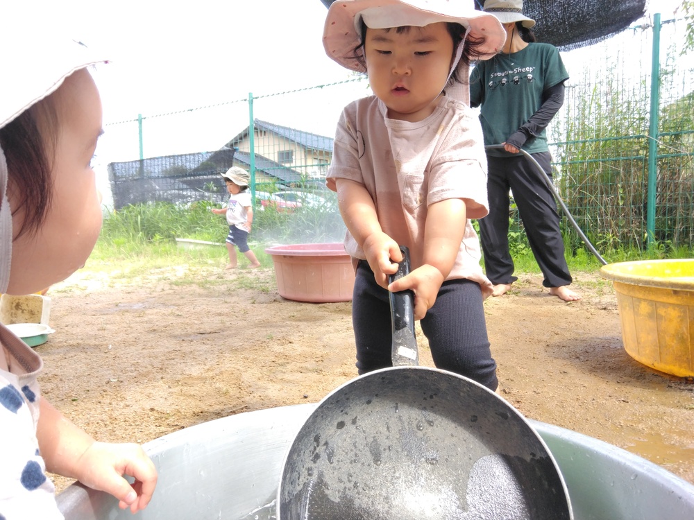 どろんこ遊びの様子⑵