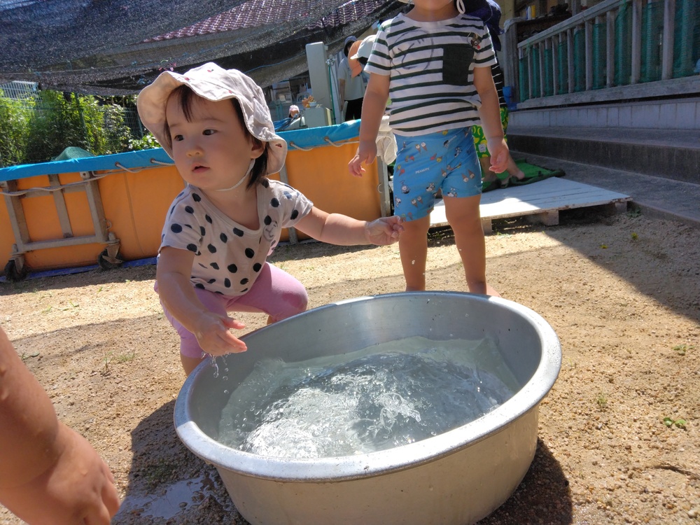 どろんこ遊びの様子 (1)