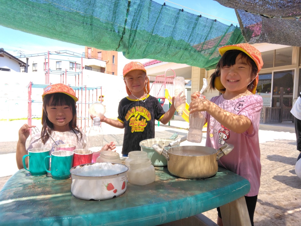 ジュース屋さんごっこ