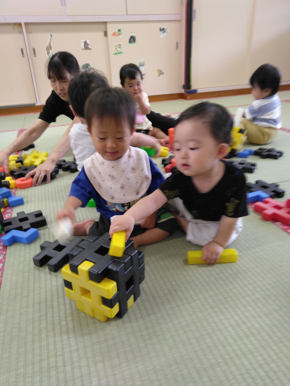 ブロックで遊ぶ様子2