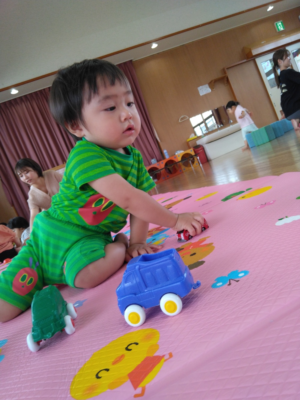 遊戯室で遊ぶ様子⑸