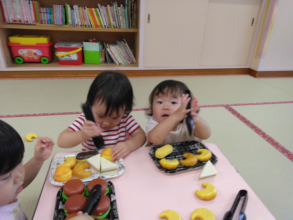 パン屋さんごっこの様子 (4)