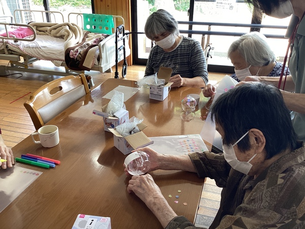 コースター、風鈴作り中