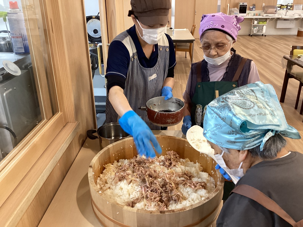 FUKUFUKUキッチン寿司作り2