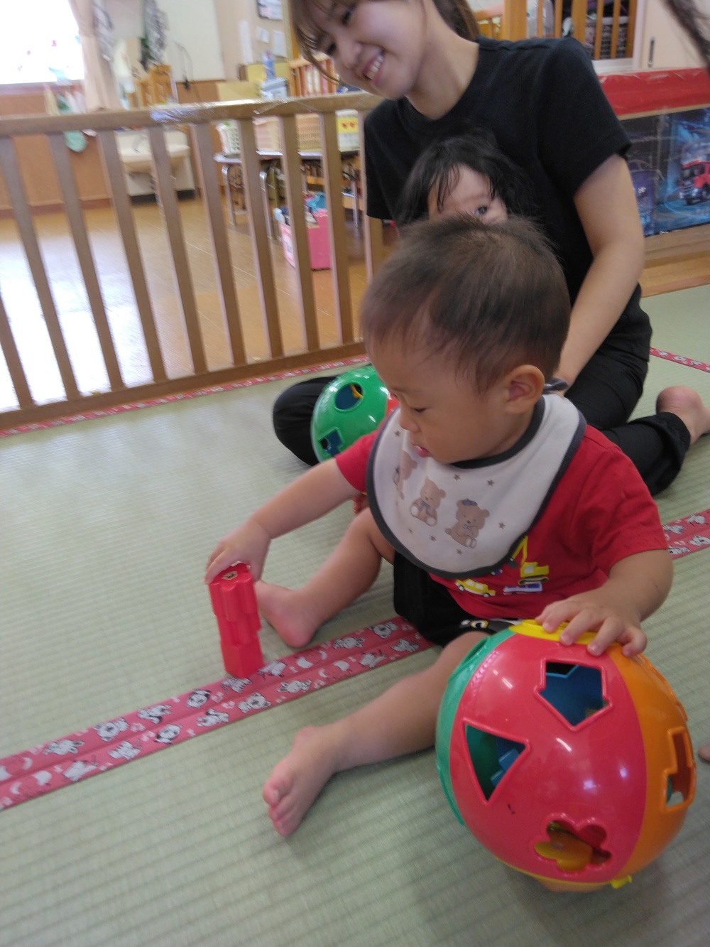 型はめで遊ぶ様子2