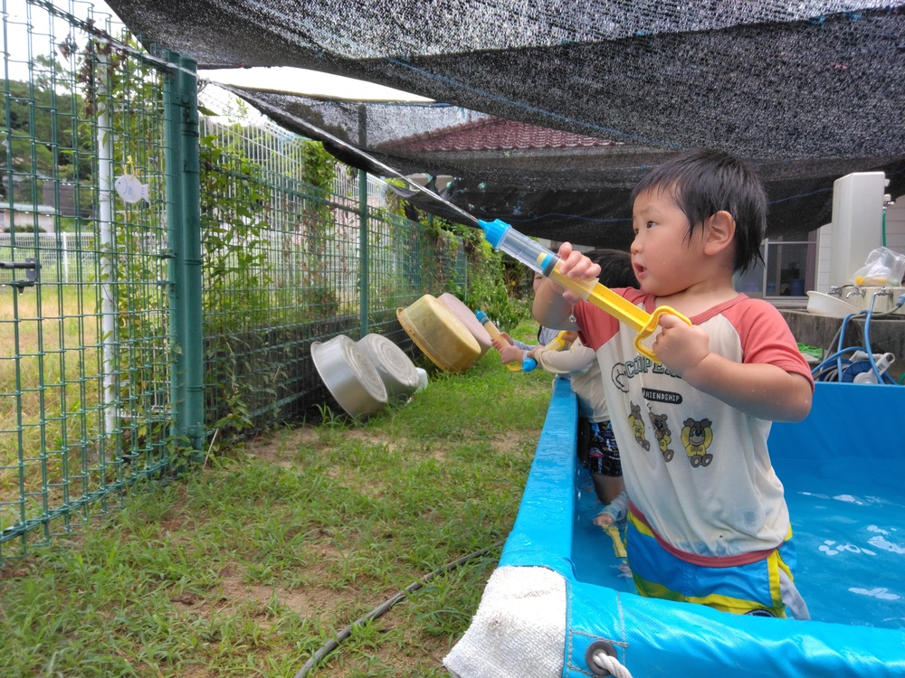 プール遊び