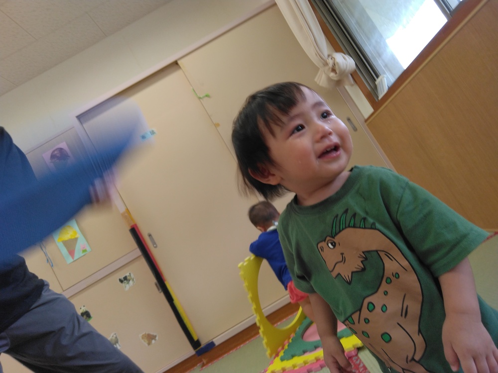 プラポイントで遊ぶ子ども⑷