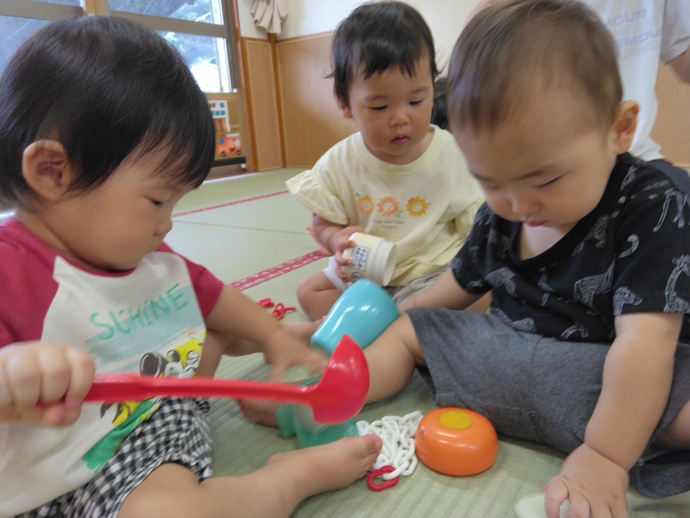 おままごとをする様子 (3)