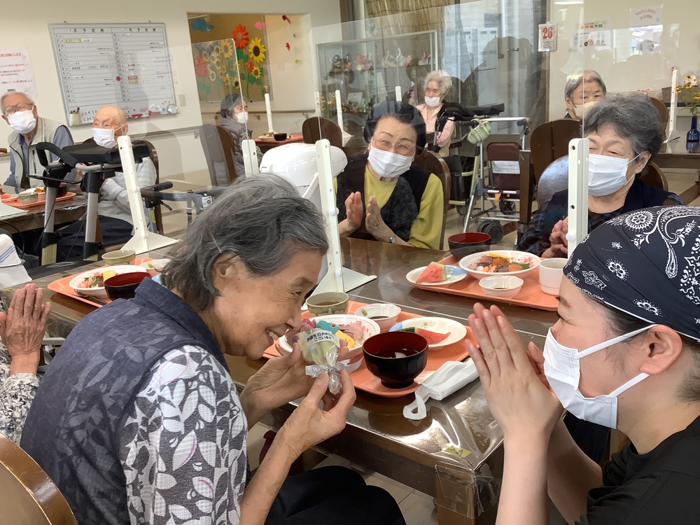 誕生食