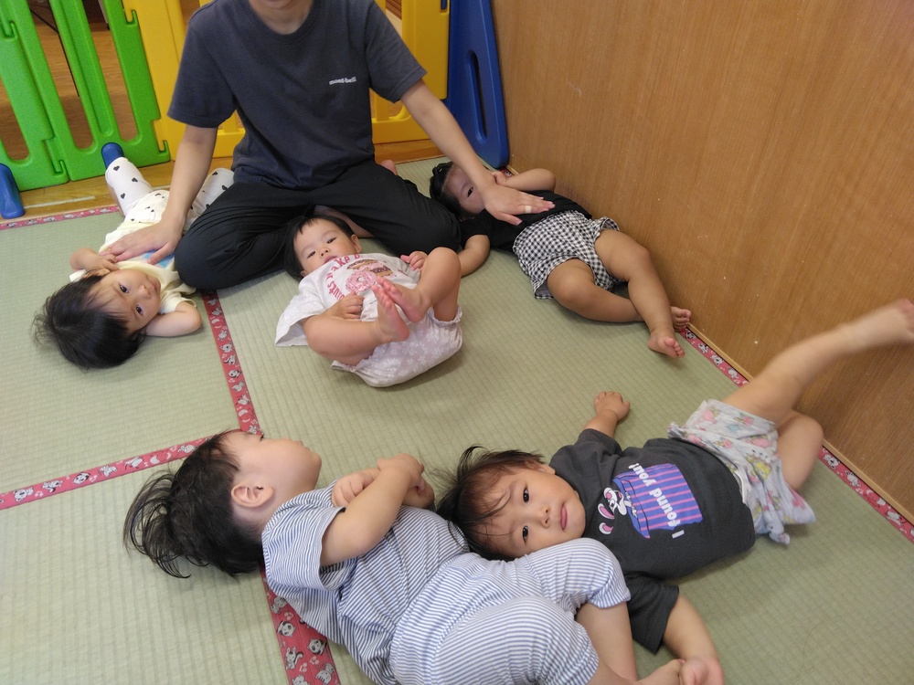 みんなでゴロゴロする様子2