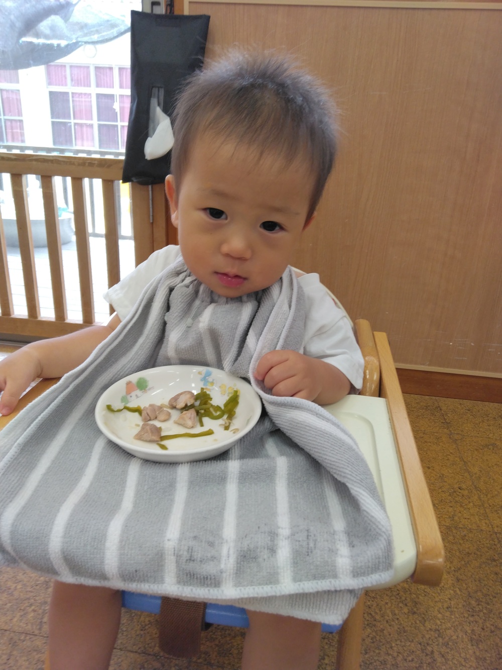給食の様子２
