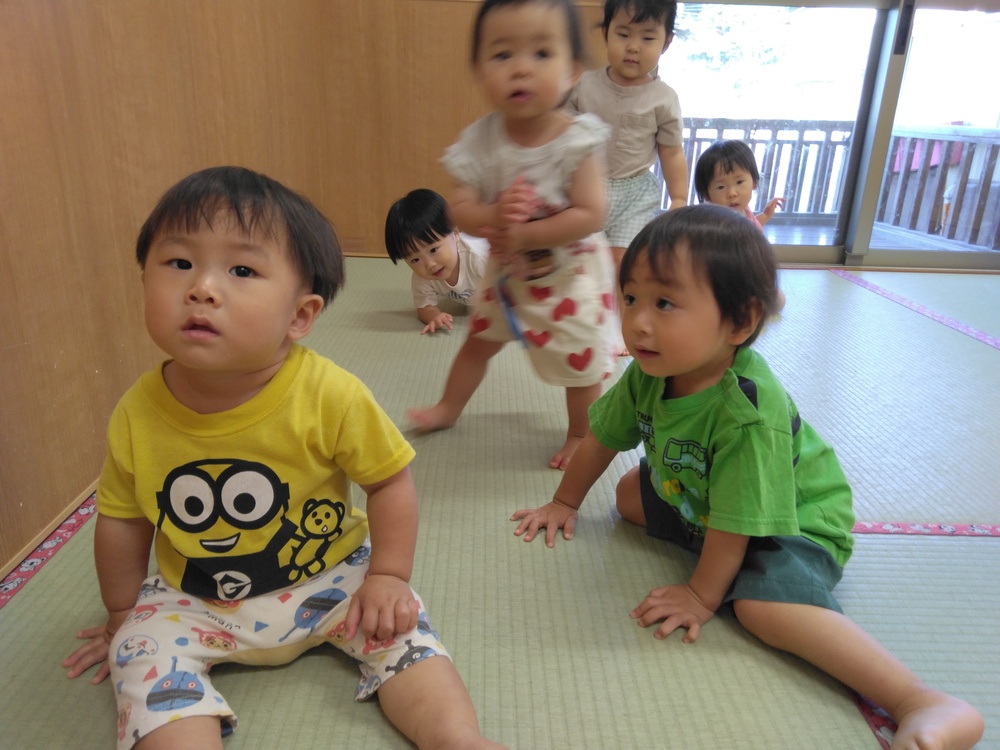 体操を楽しむ子ども (2)