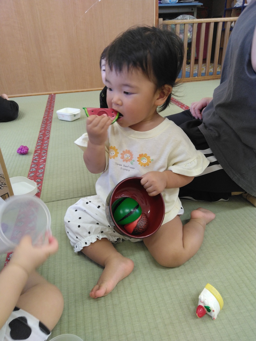 おままごとで遊ぶ様子３