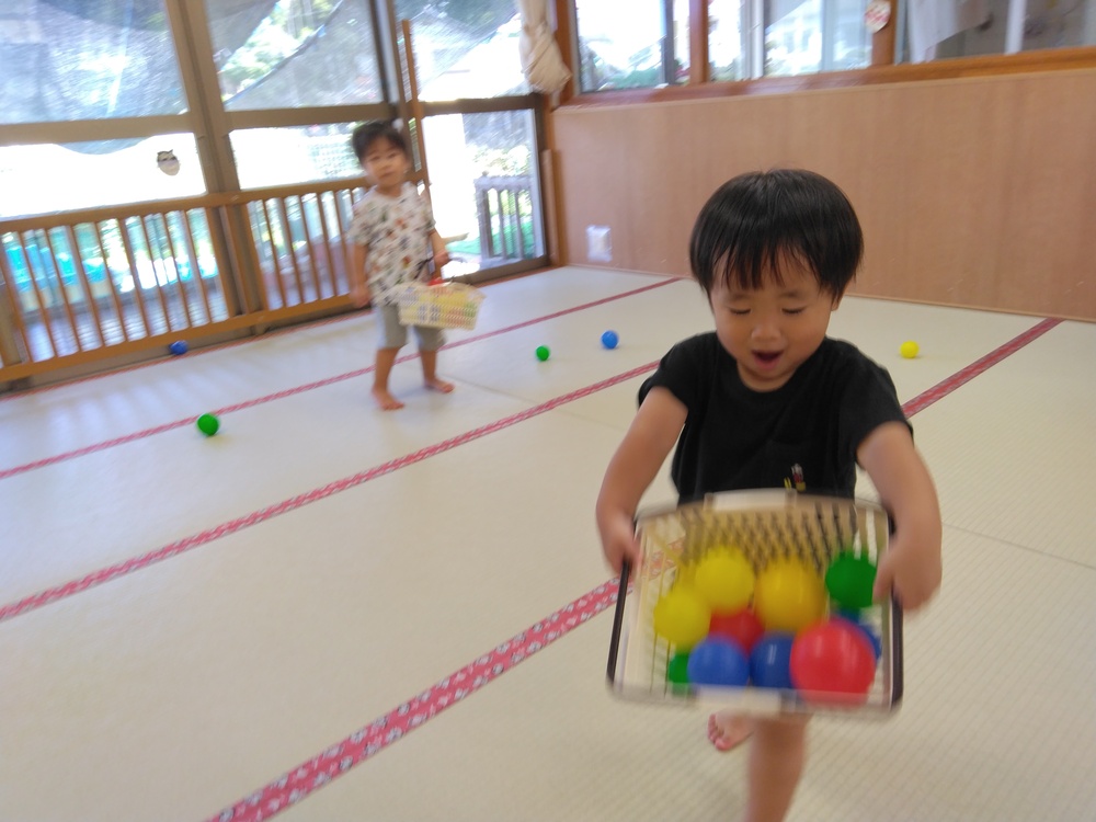 ボール遊びの様子