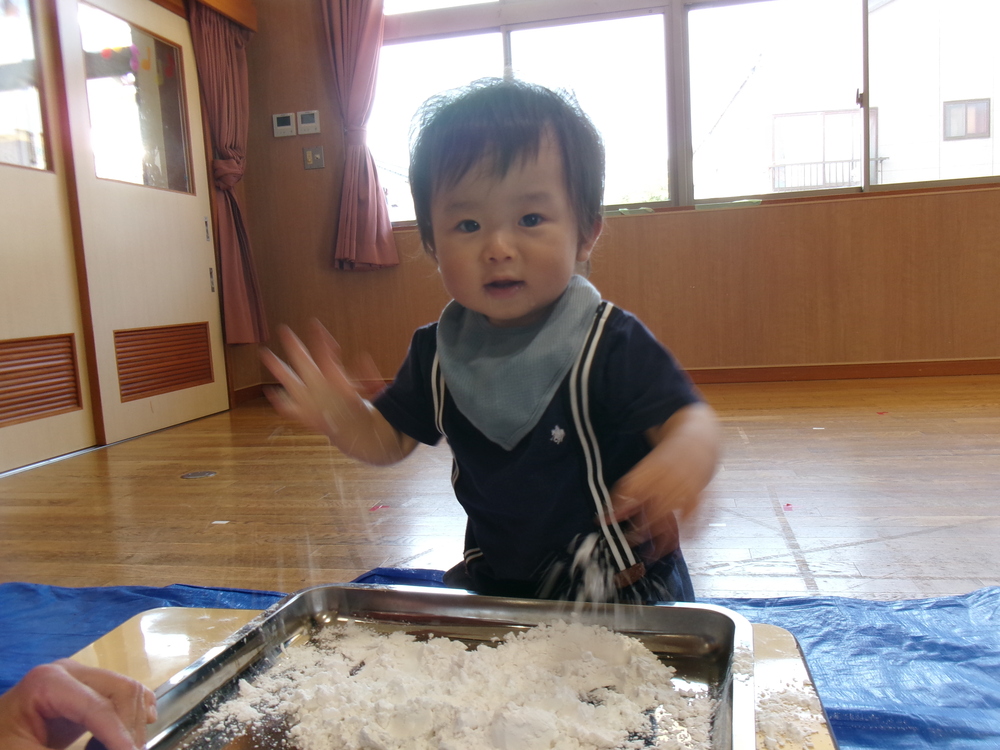 感触遊びの様子