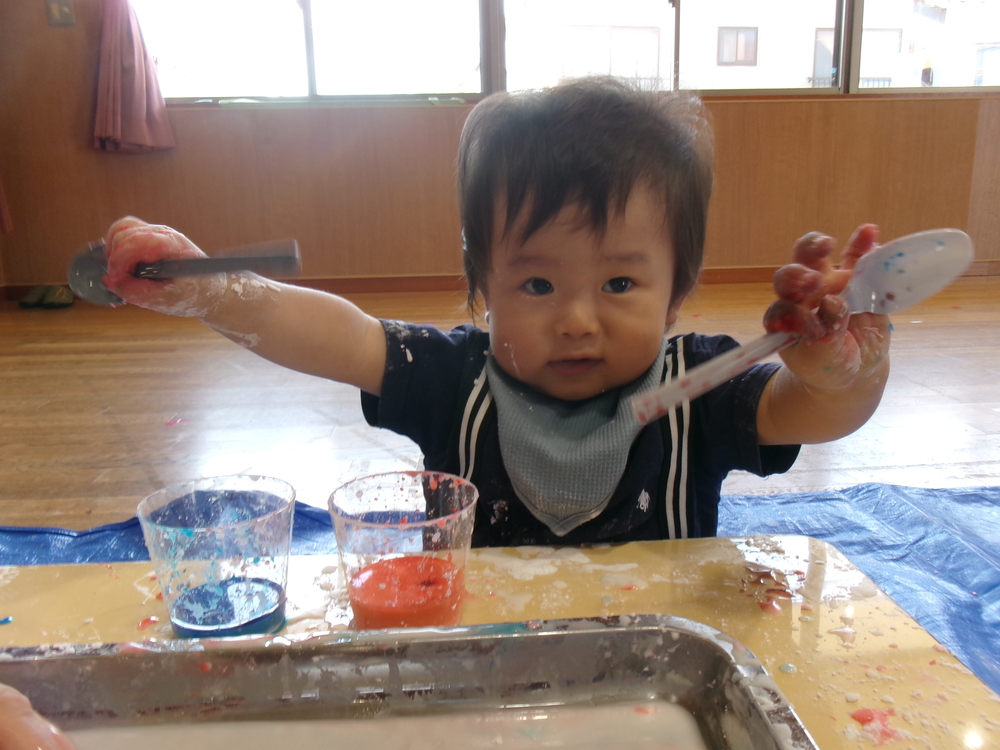 感触遊びの様子