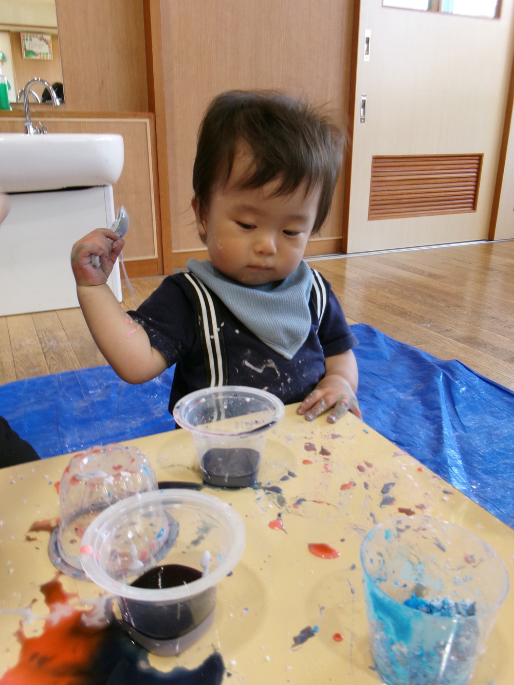 感触遊びの様子