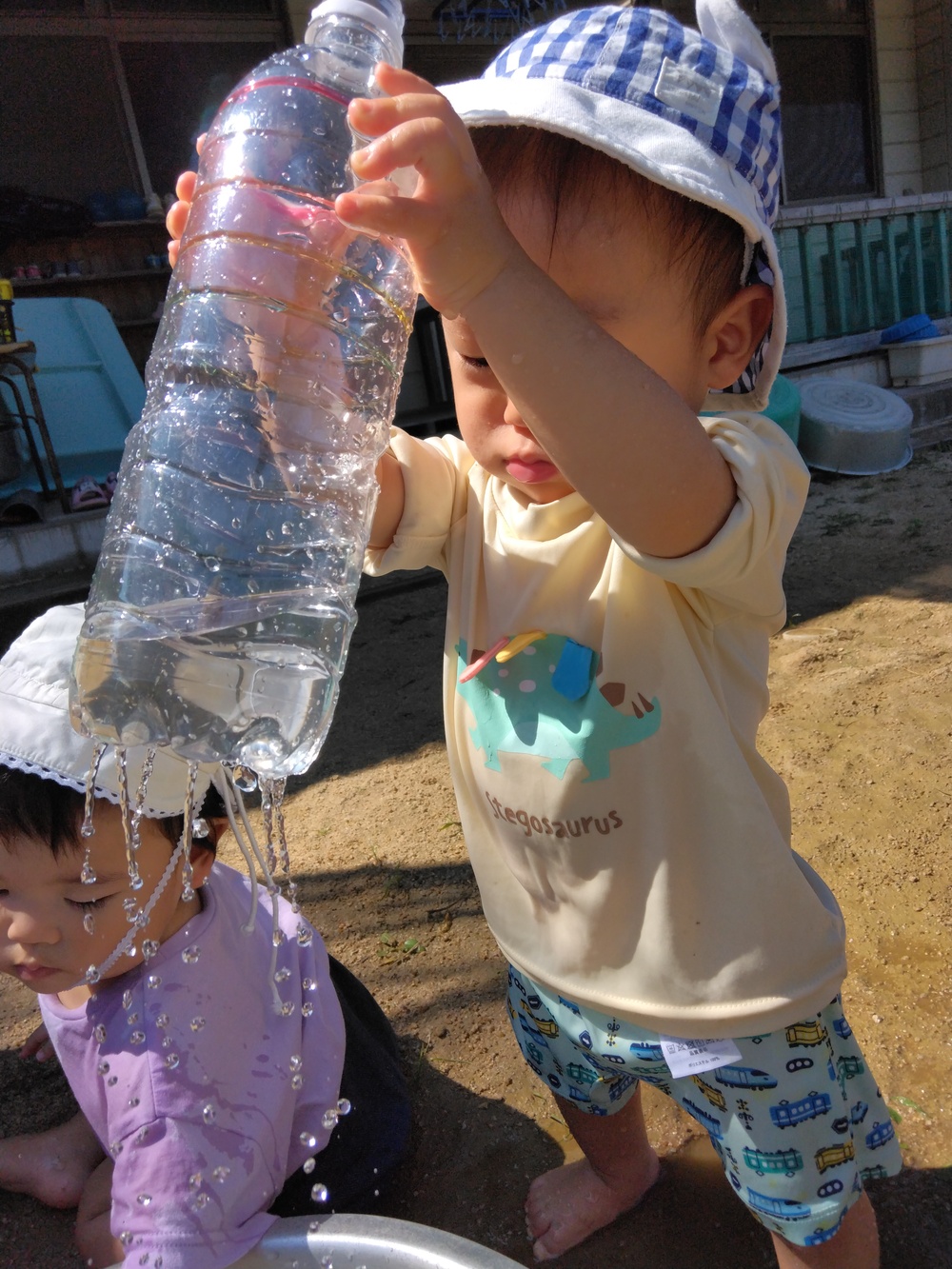 どろんこ遊びの様子　