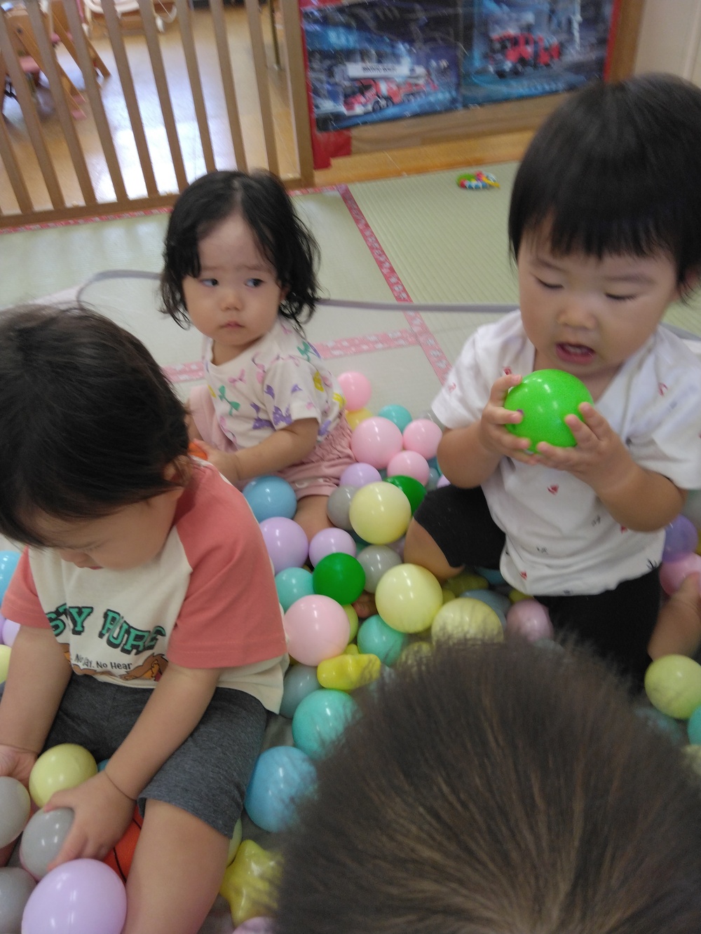 ボール遊びをする子ども　 (3)