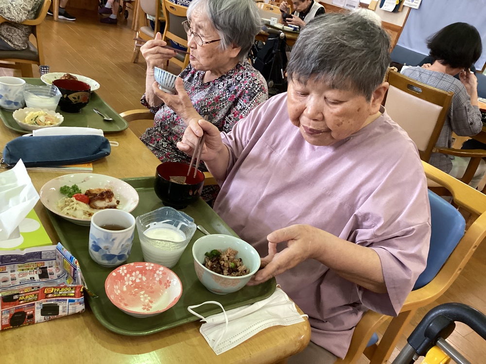 昼食