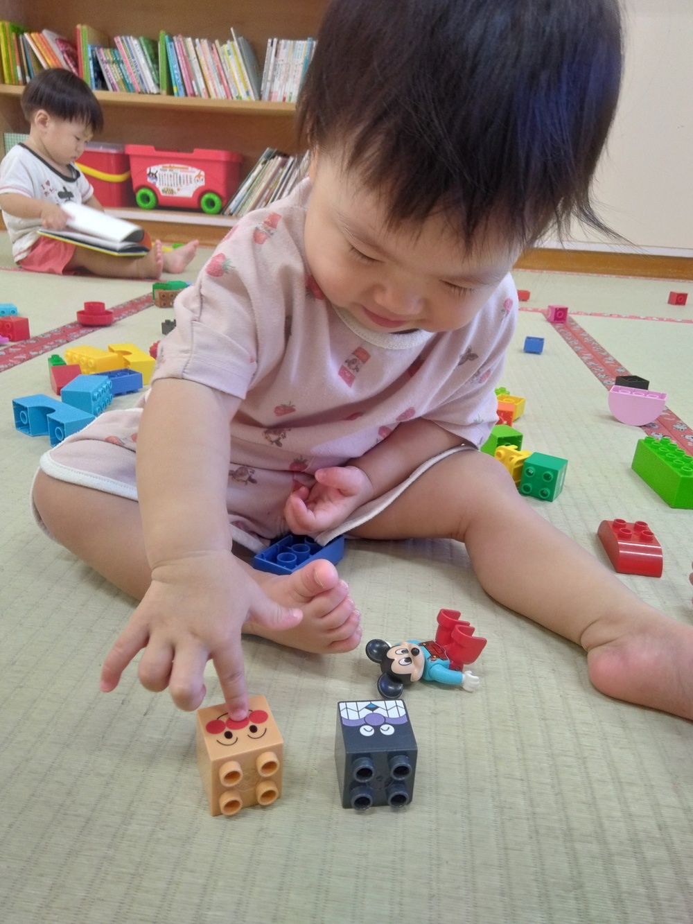 元気に遊ぶどもの様子1_100029 (5)