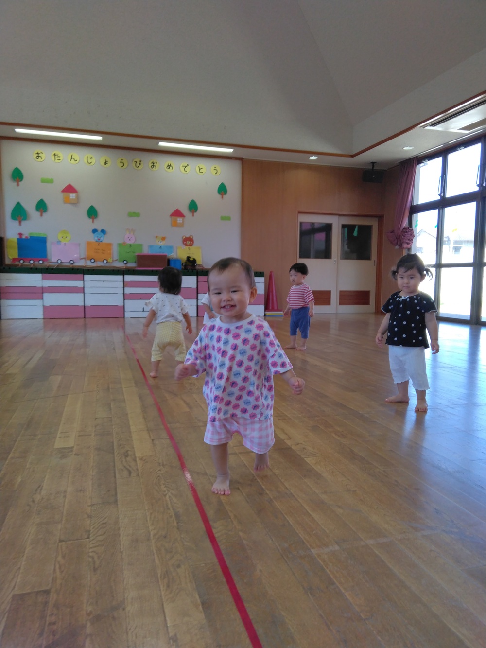 走る子ども⑶
