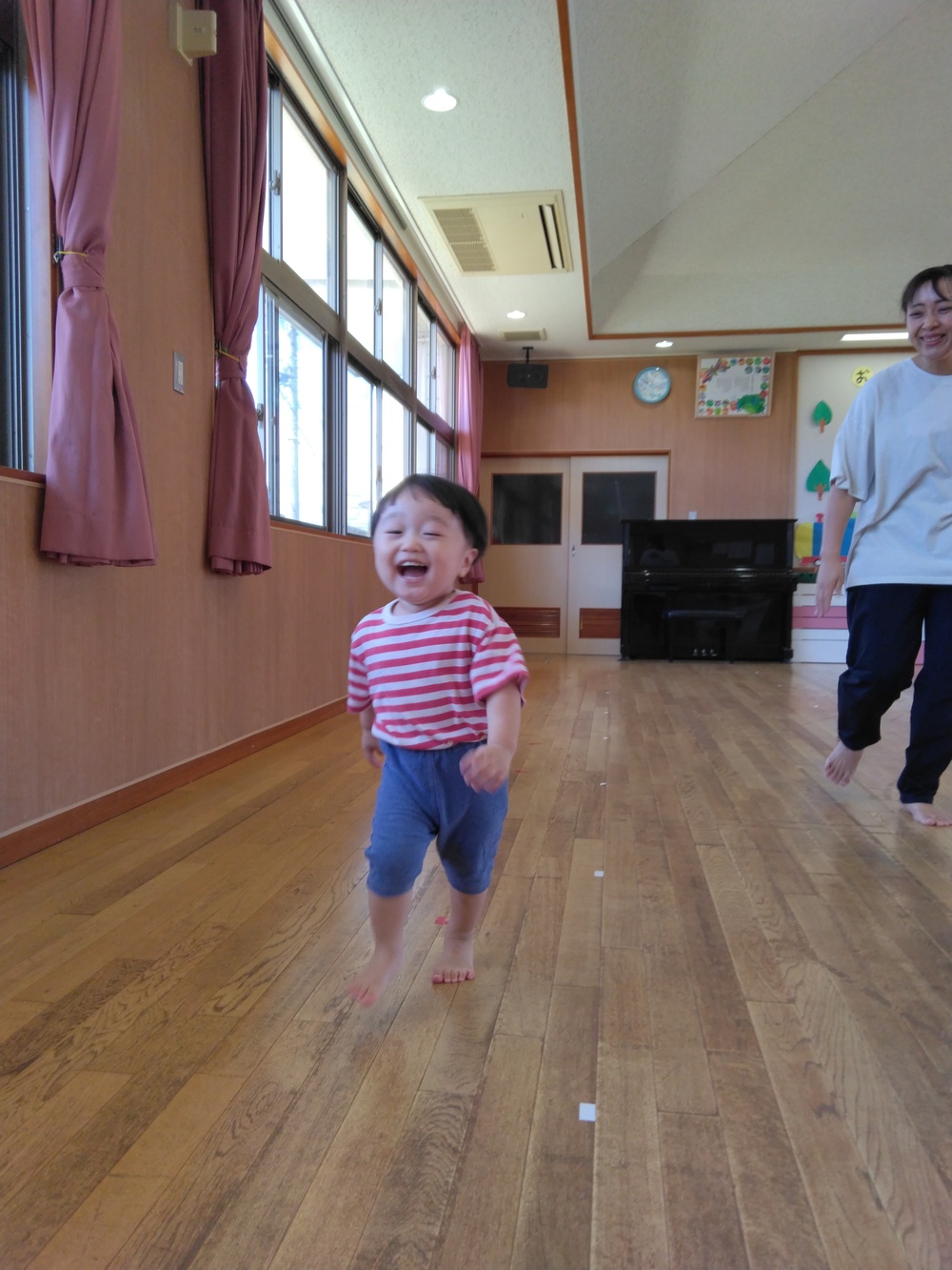走る子ども⑸