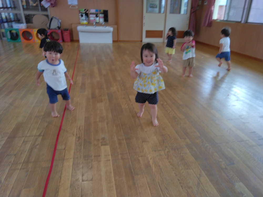 鬼ごっこの様子 (2)