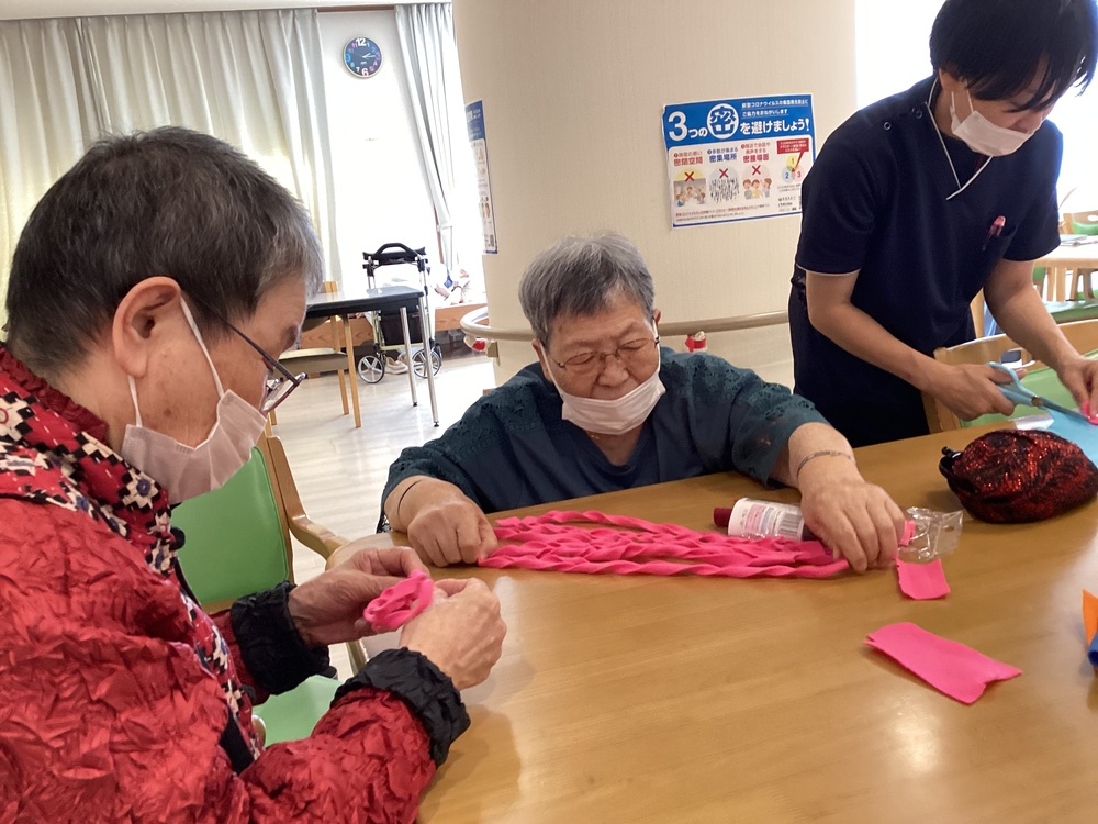 フェルトで作成中