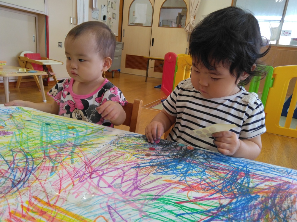 室内遊びを楽しむ様子 (3)