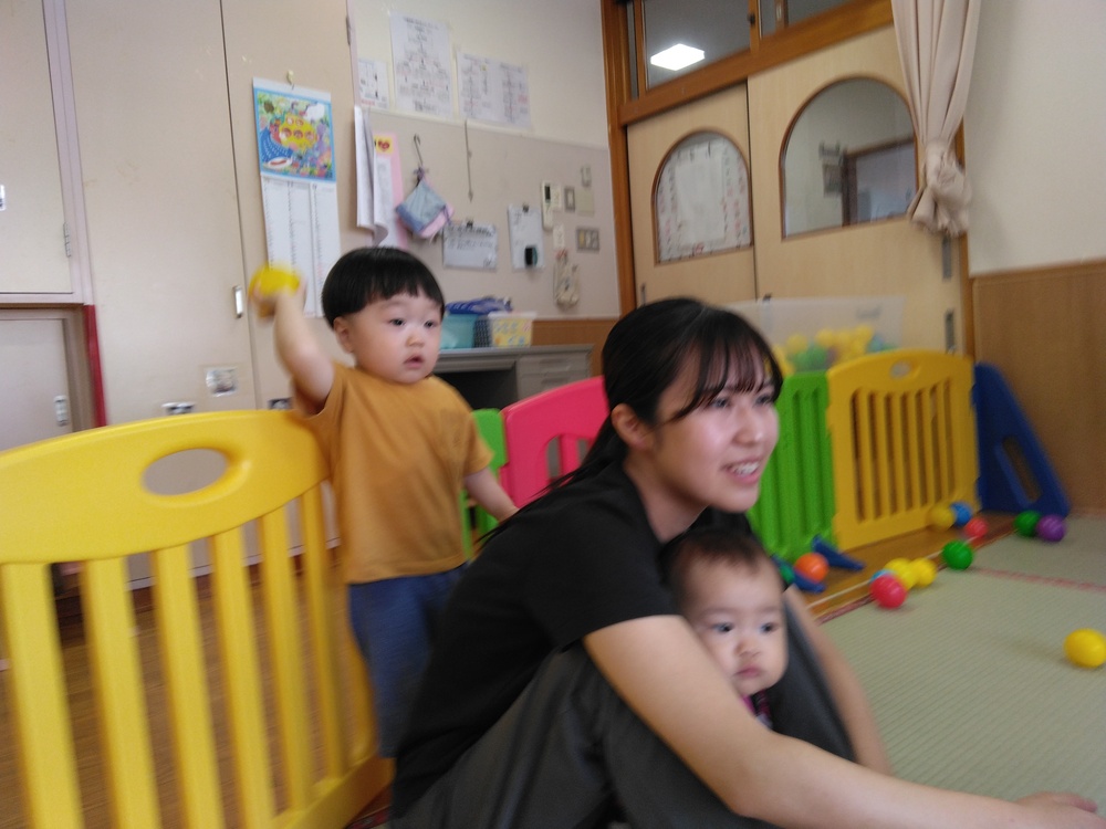 室内遊びを楽しむ様子 (5)