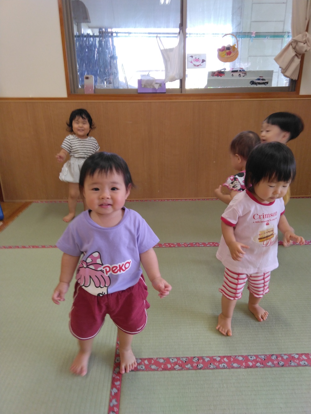 室内遊びを楽しむ様子 (6)