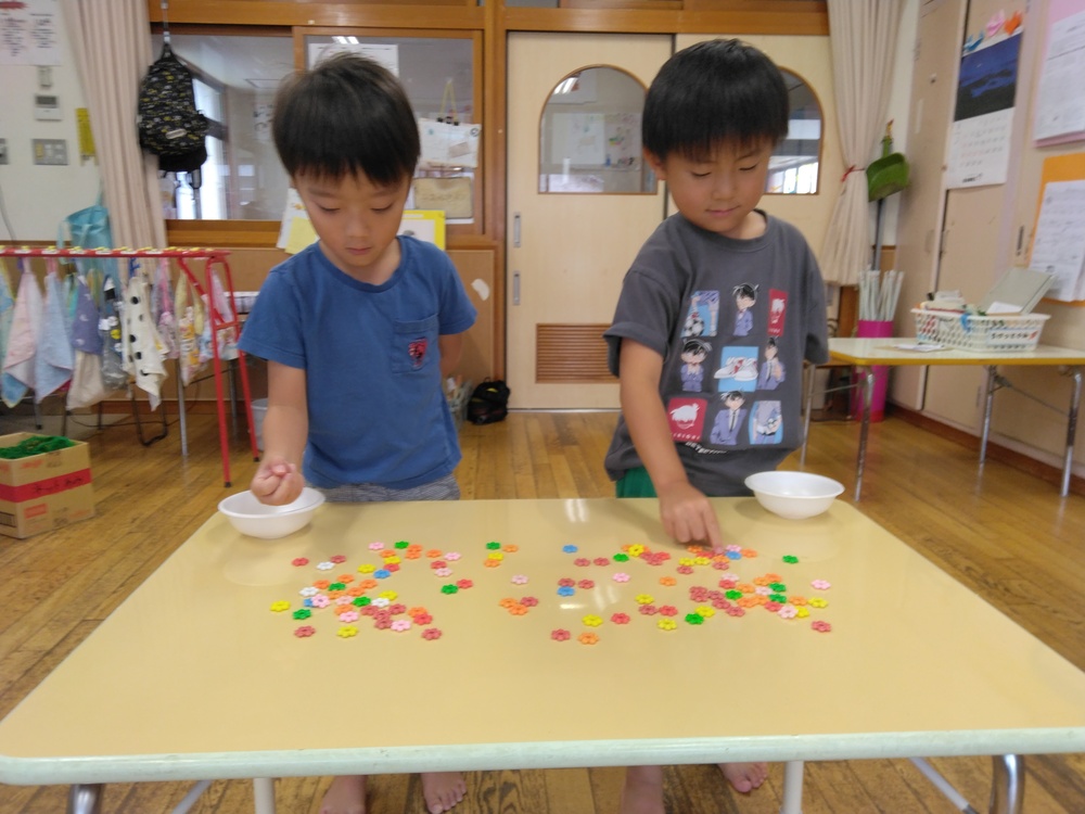 おはじき拾い1
